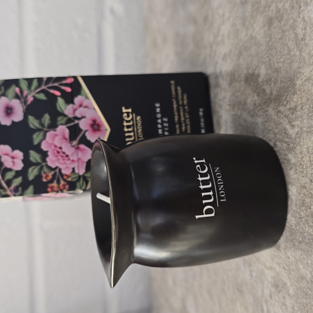 Butter London Champagne Fizz Manicure Candle - Picture 8 of 10